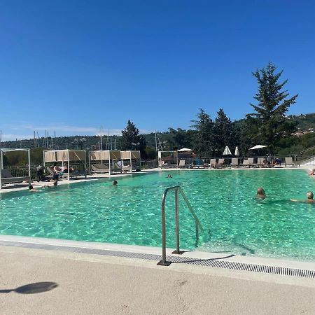 Floating House Hurrea Villa Portoroz Bagian luar foto